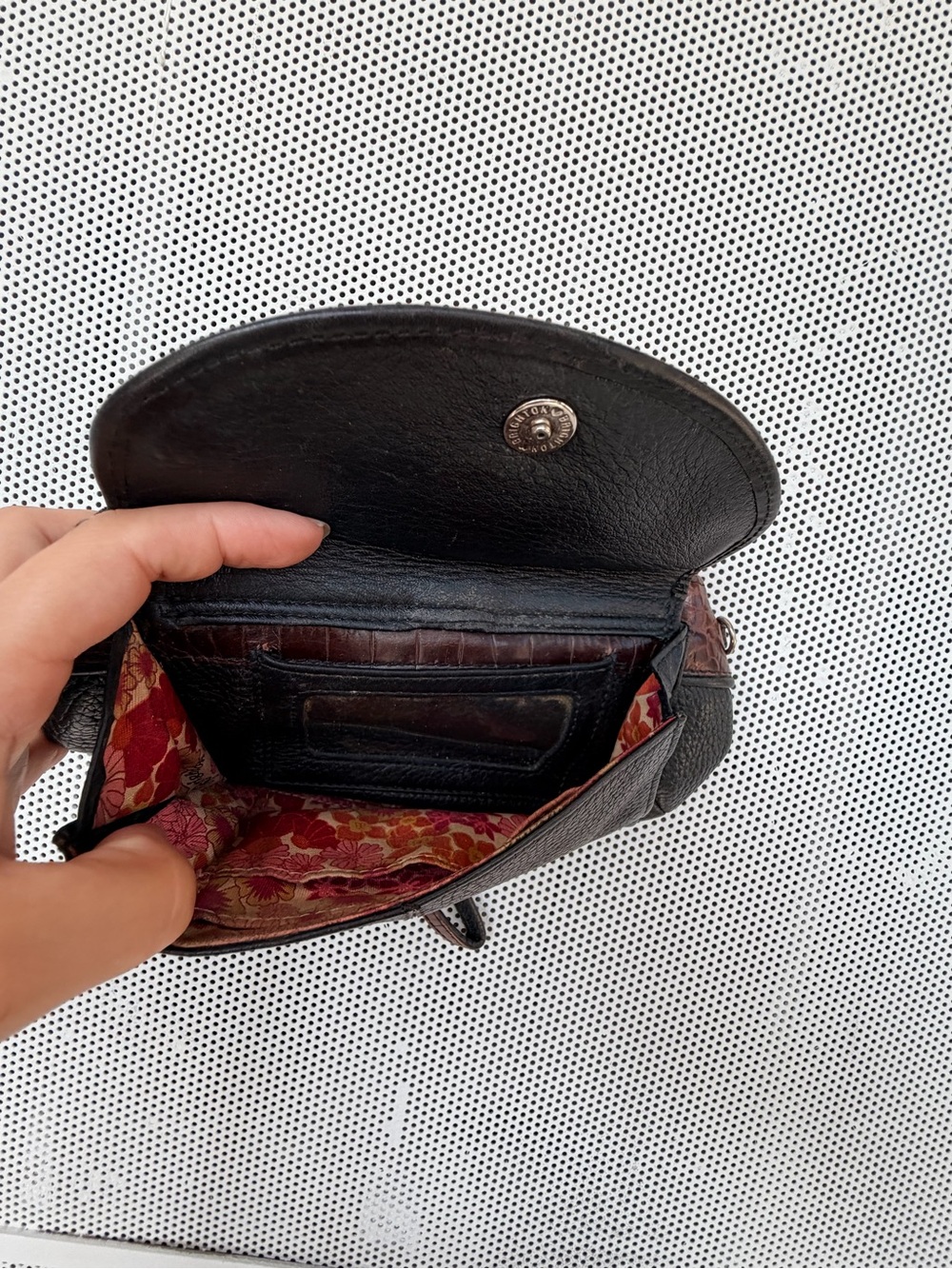 Vtg y2k Brighton Brown and Black Leather croc embossed Wristlet Clutch - Picture 13 of 13